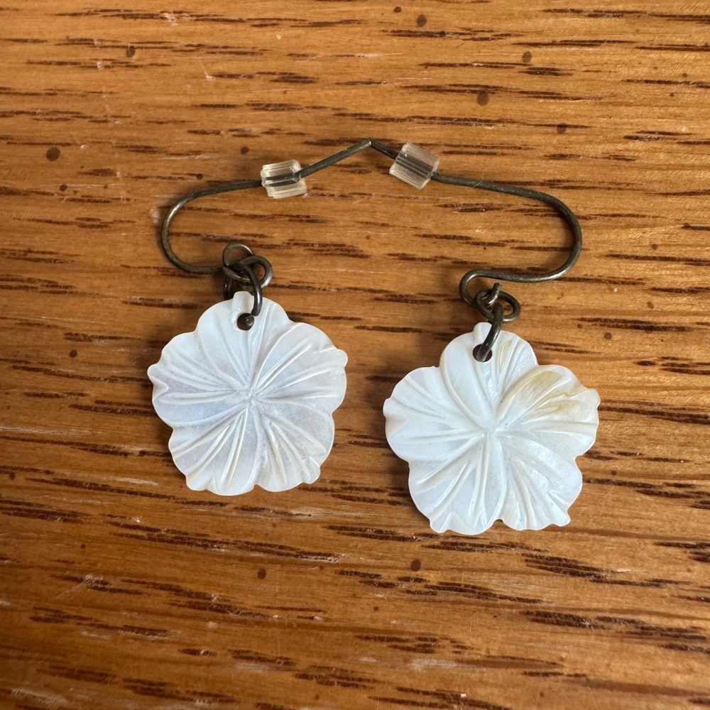 Carved Mother of Pearl Flower Dangle Earrings White Shellā Floral Boho